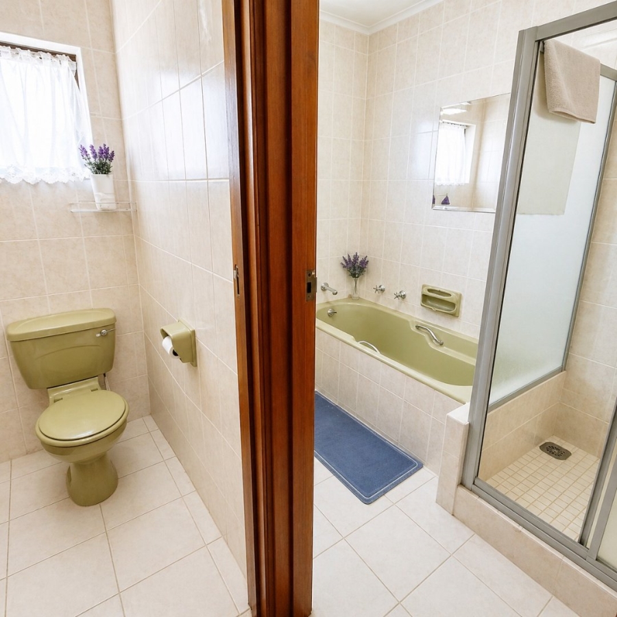 5 Bedroom Property for Sale in Vincent Heights Eastern Cape